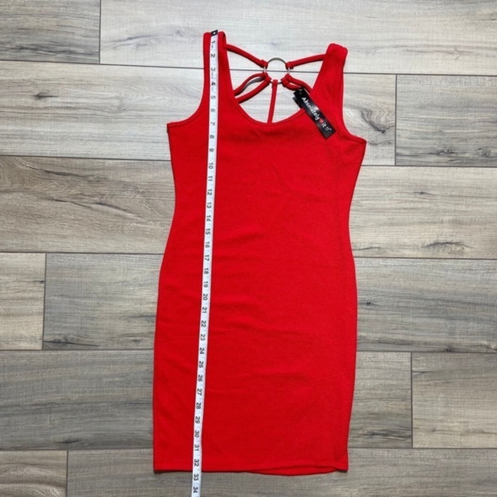 Red Sleeveless Ring-Back Bodycon Dress - - Picture 3 of 8